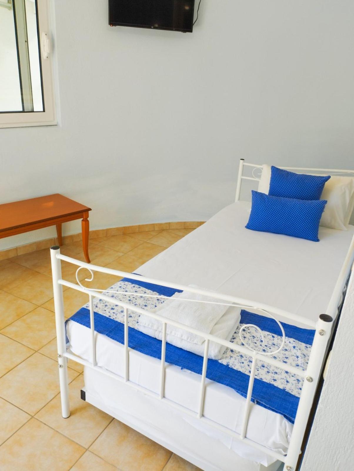 خْريسيا أموذيا Ellinas Hotel المظهر الخارجي الصورة